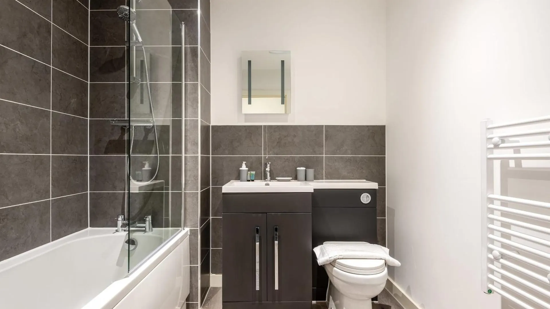 Contemporary 1 Bed Central Rotherham Studio 0*,  المملكة المتحدة